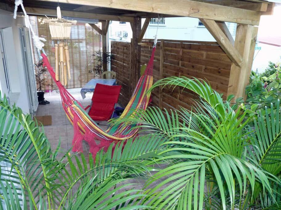 Logement Dans Un Lieu Calme Et Verdoyant A Proximite De Tout Avec Jacuzzi!!! Basse-Terre Buitenkant foto