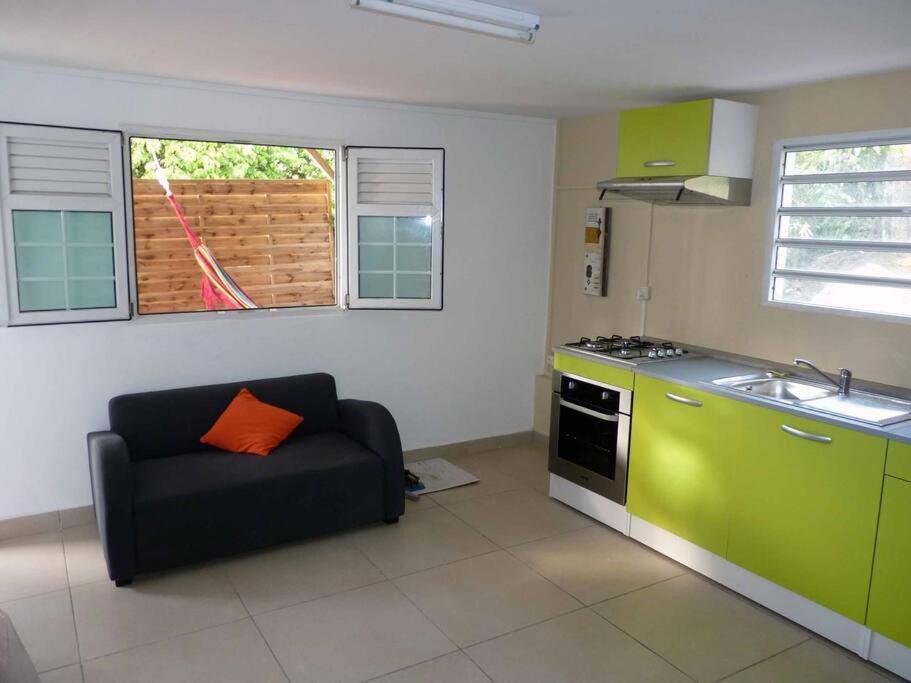 Logement Dans Un Lieu Calme Et Verdoyant A Proximite De Tout Avec Jacuzzi!!! Basse-Terre Buitenkant foto